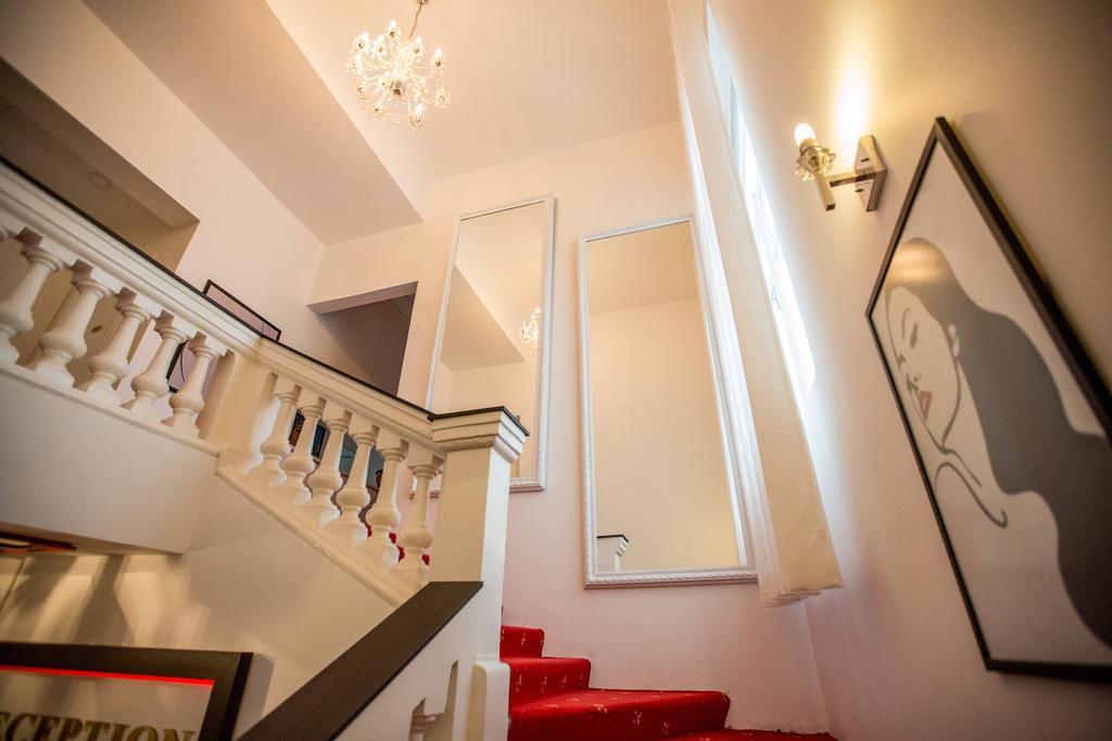 Living Hotel Tirana Exterior photo