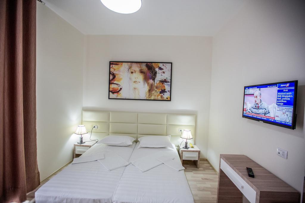 Living Hotel Tirana Exterior photo