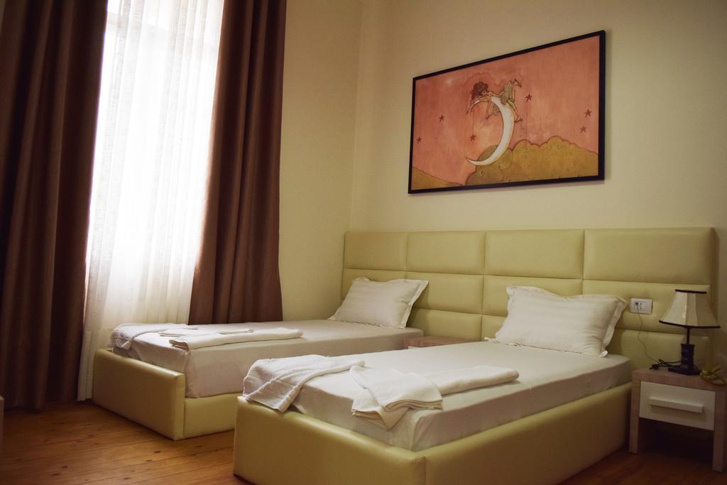 Living Hotel Tirana Exterior photo